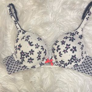 34A Victoria Secret Body by Victoria Push-up